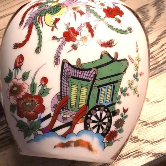 Vintage Japanese Hand Painted Imari Porcelain Ginger Jar With Lid - Picture 6 of 8